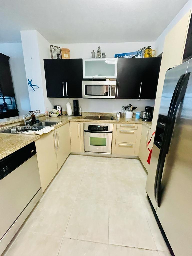 520 NE 29th St Unit: 907