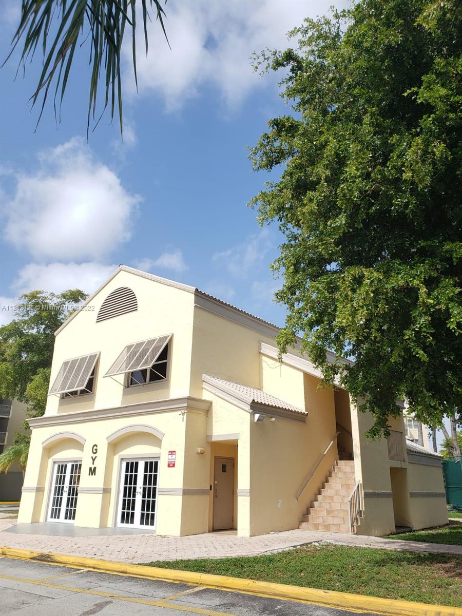 8205 Lake Drive Unit: 402