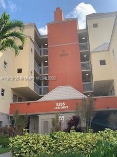 8205 Lake Drive Unit: 402