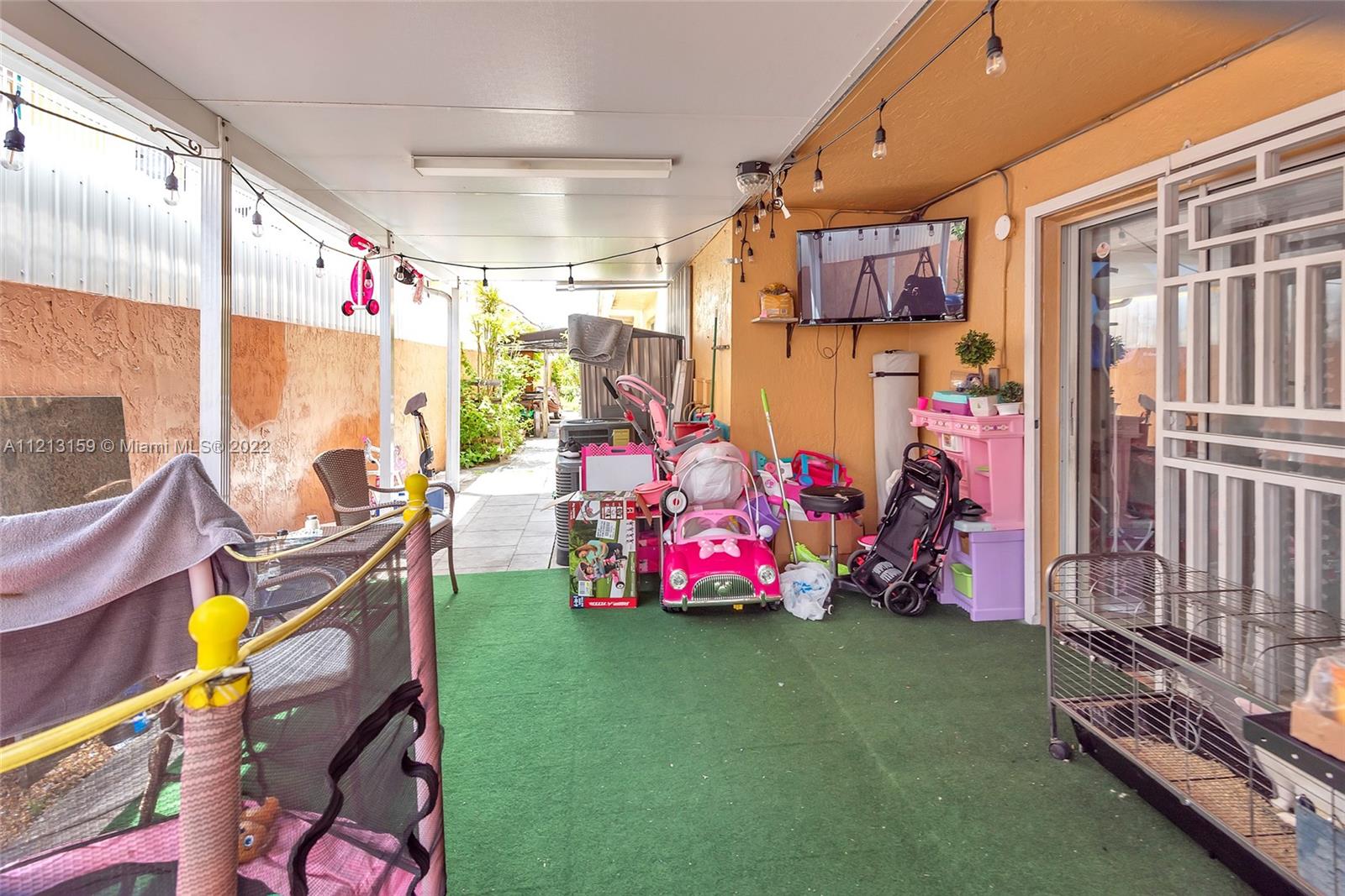 2985 W 80th St Unit: 109