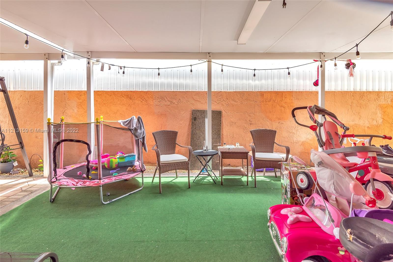 2985 W 80th St Unit: 109