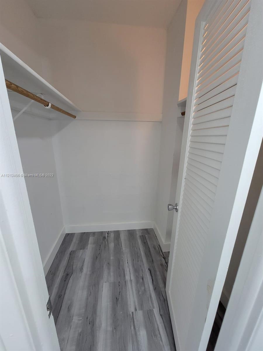 19370 Collins Ave Unit: 525