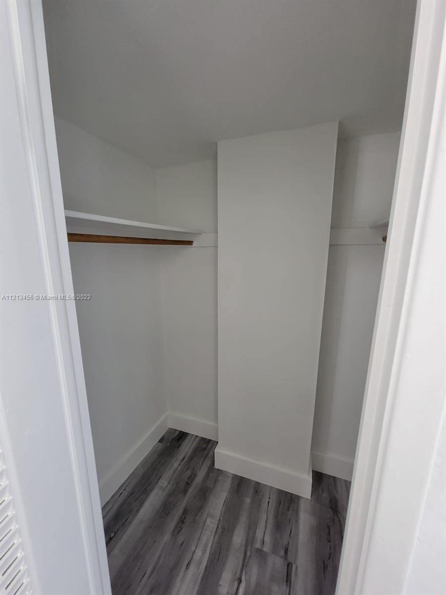 19370 Collins Ave Unit: 525