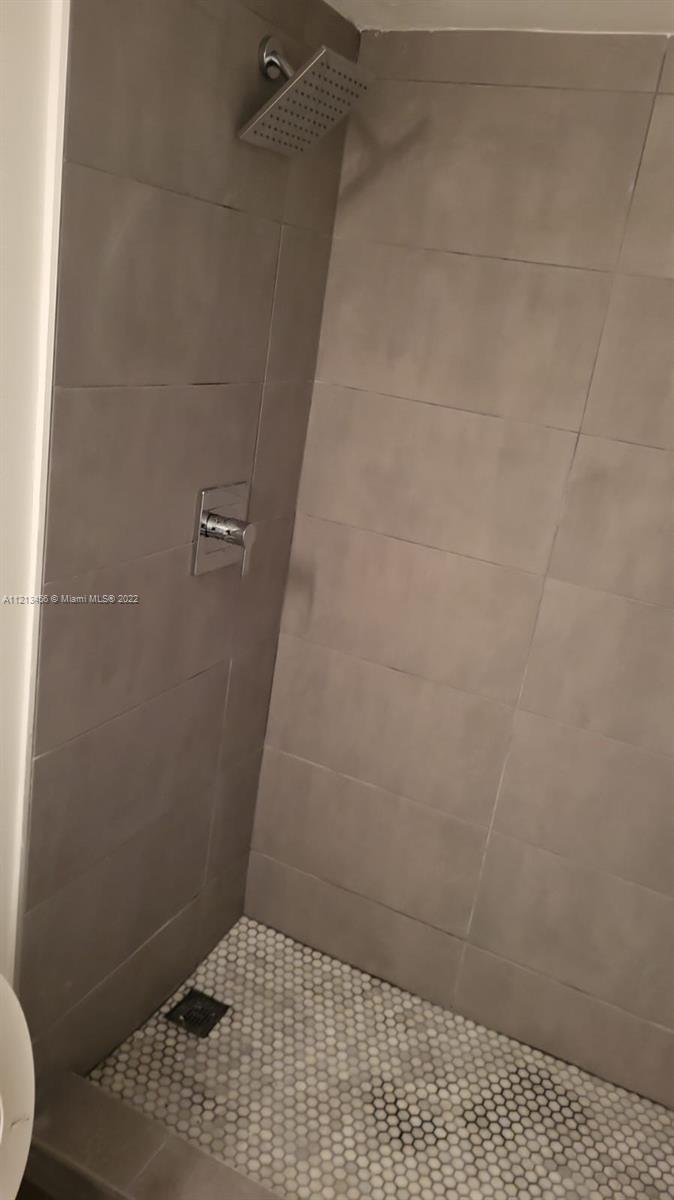 19370 Collins Ave Unit: 525