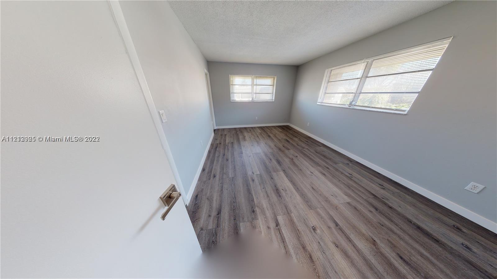 15205 NE 6th Ave Unit: D305