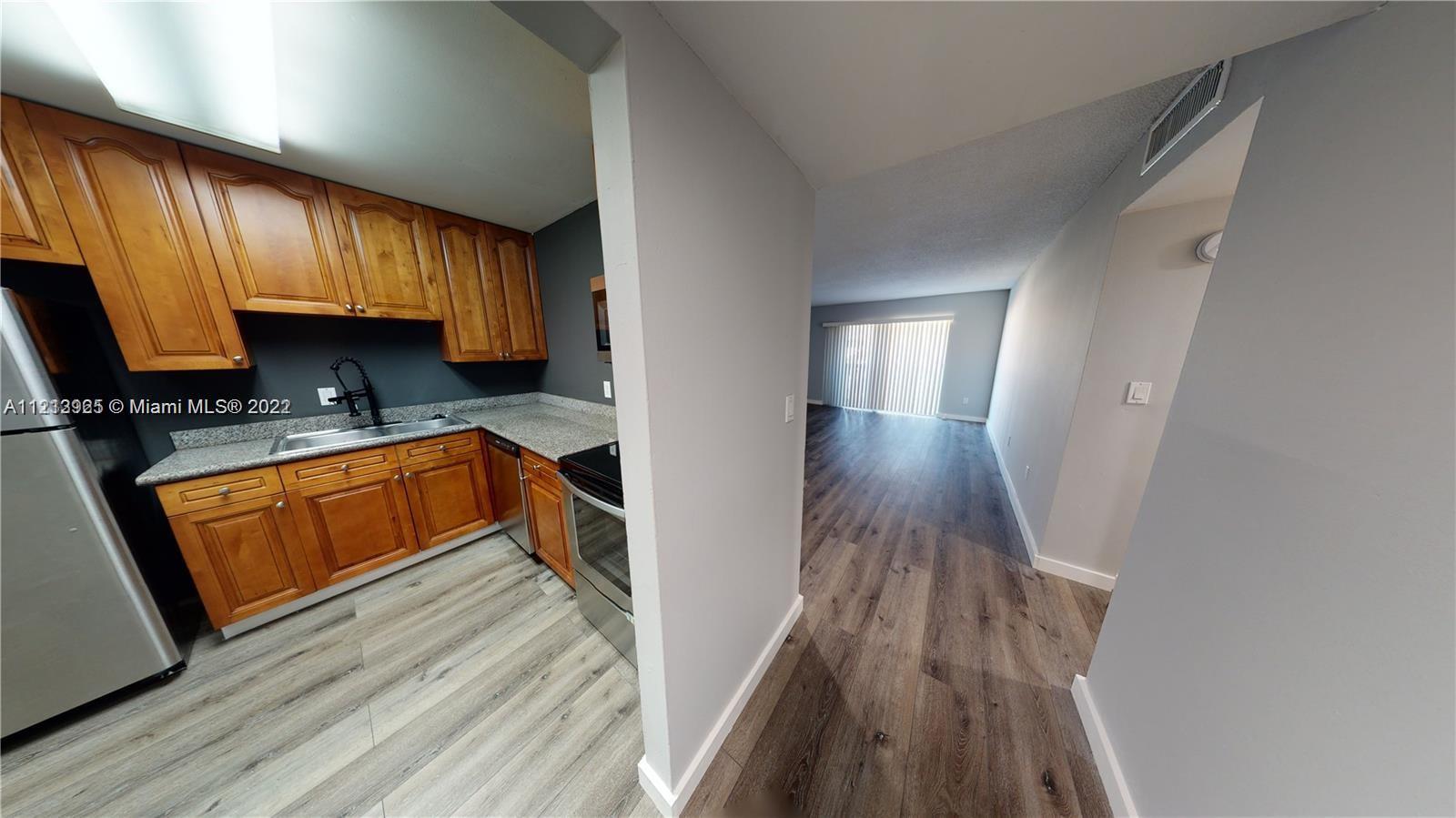 15205 NE 6th Ave Unit: D305