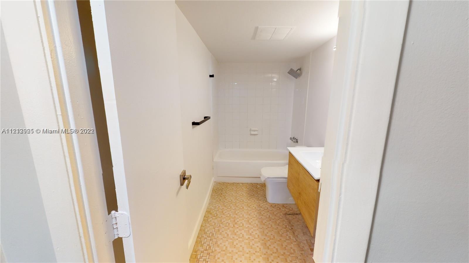 15205 NE 6th Ave Unit: D305