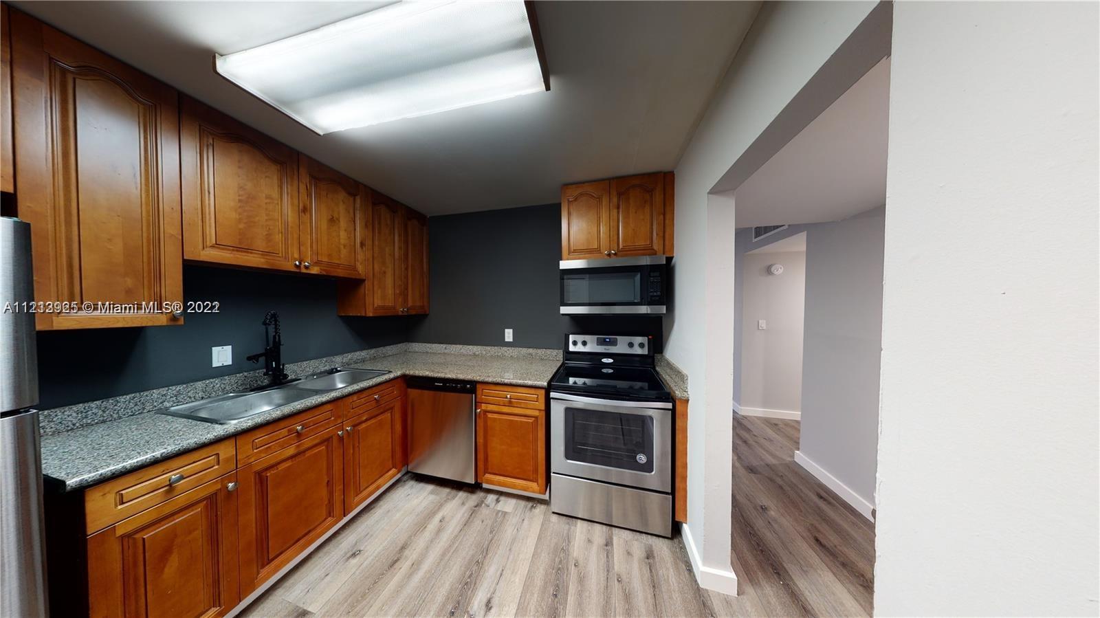 15205 NE 6th Ave Unit: D305