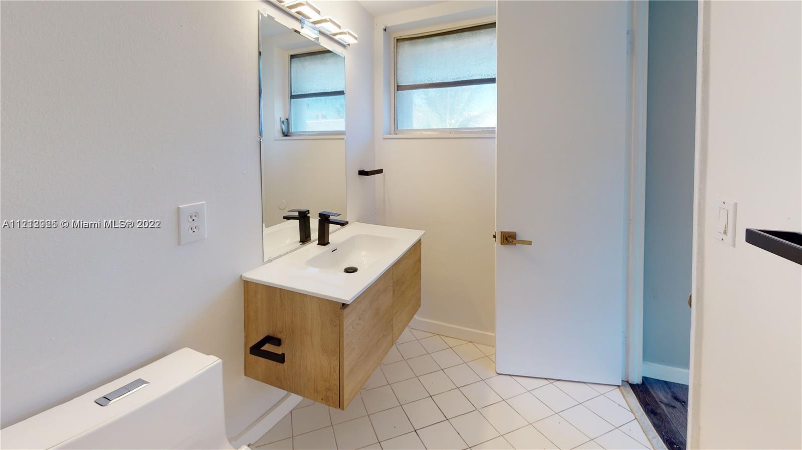 15205 NE 6th Ave Unit: D305