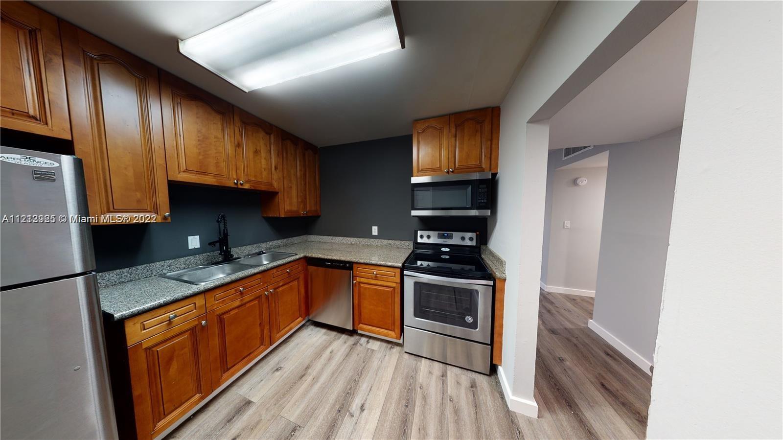 15205 NE 6th Ave Unit: D305