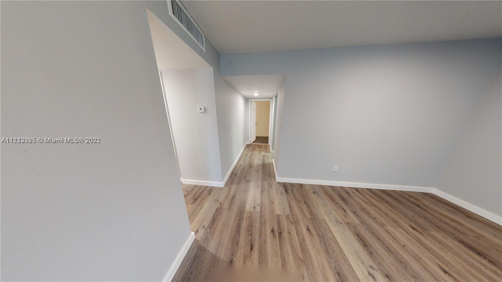 15205 NE 6th Ave Unit: D305
