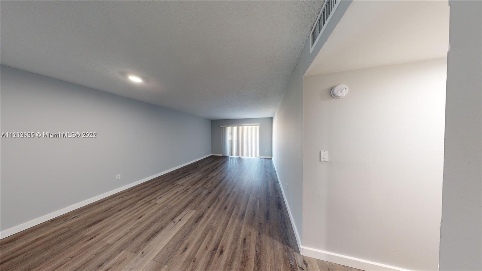 15205 NE 6th Ave Unit: D305