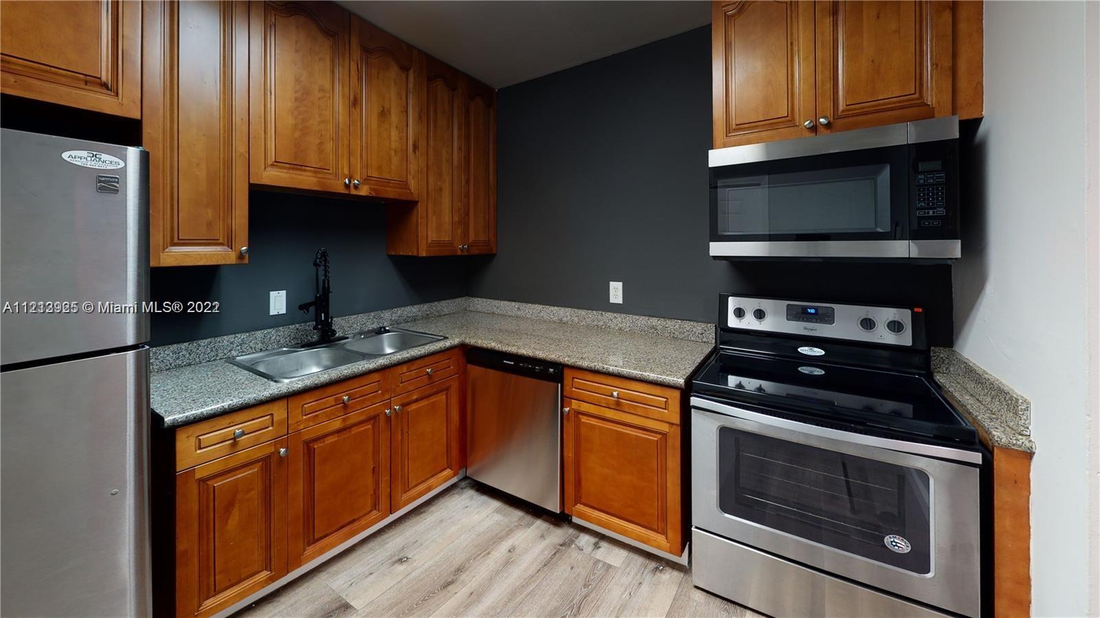 15205 NE 6th Ave Unit: D305