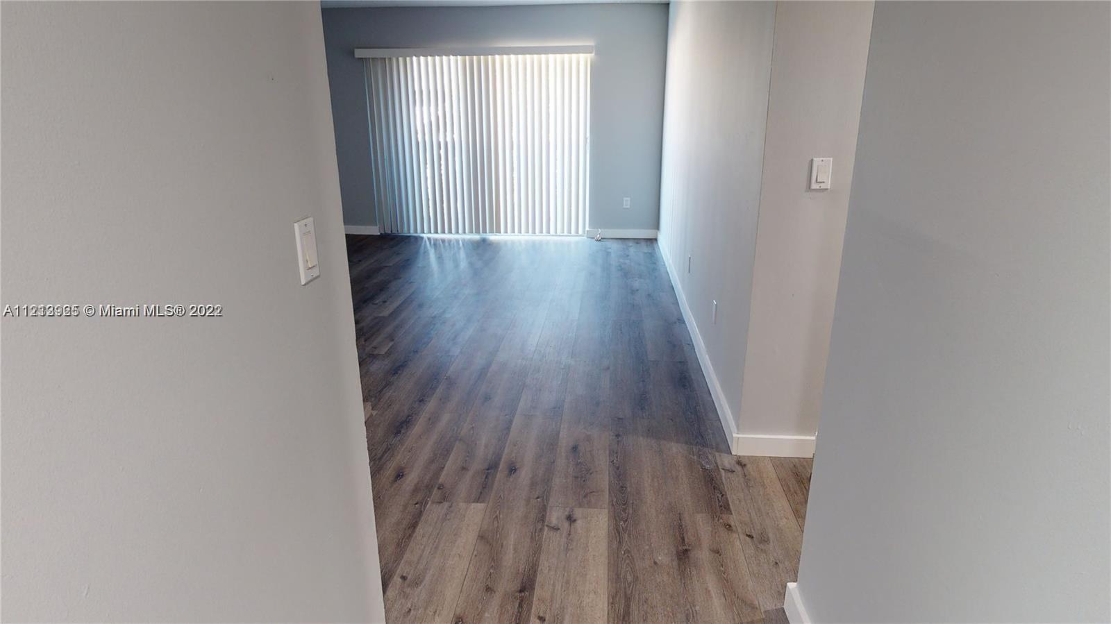 15205 NE 6th Ave Unit: D305