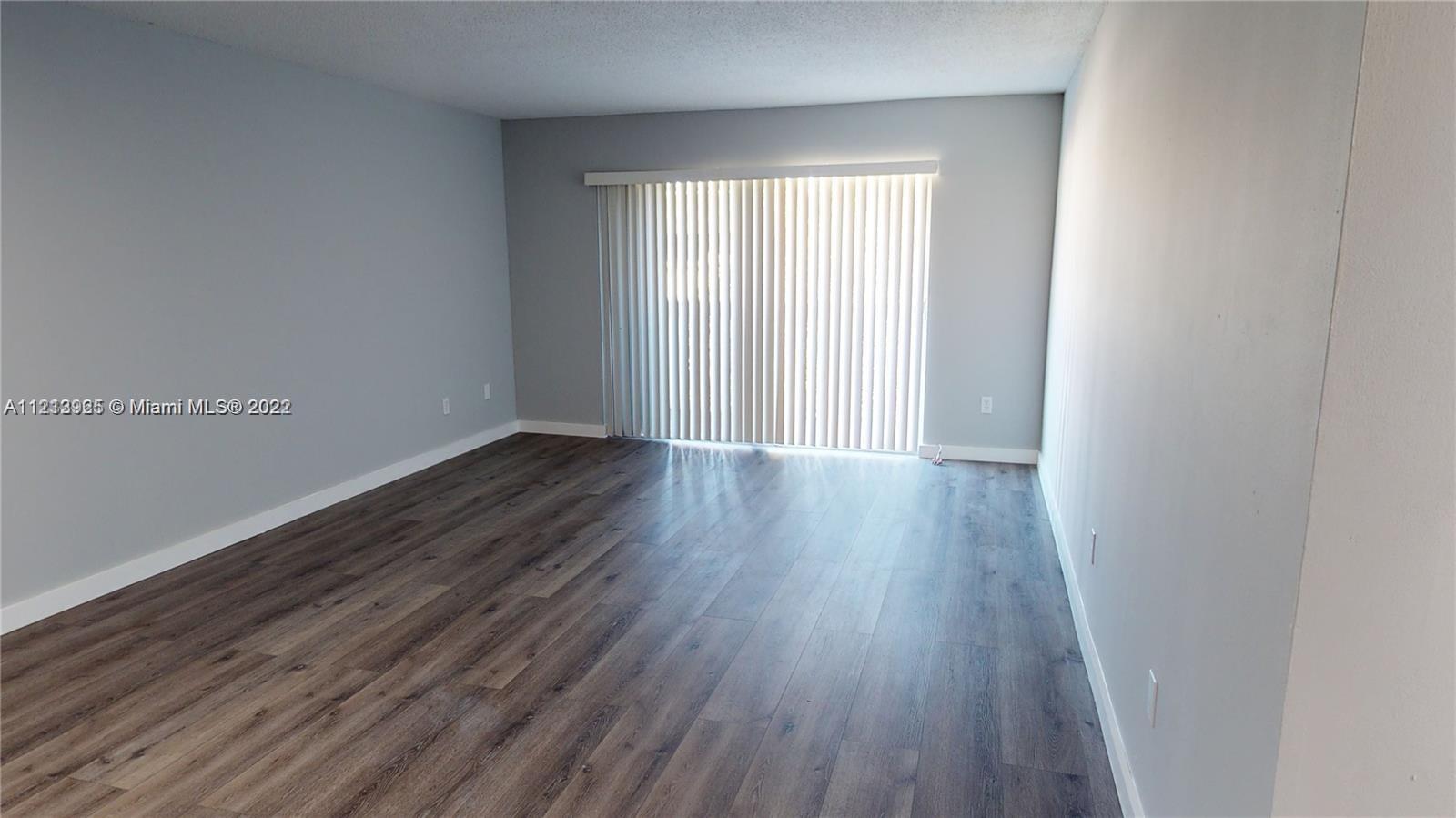 15205 NE 6th Ave Unit: D305