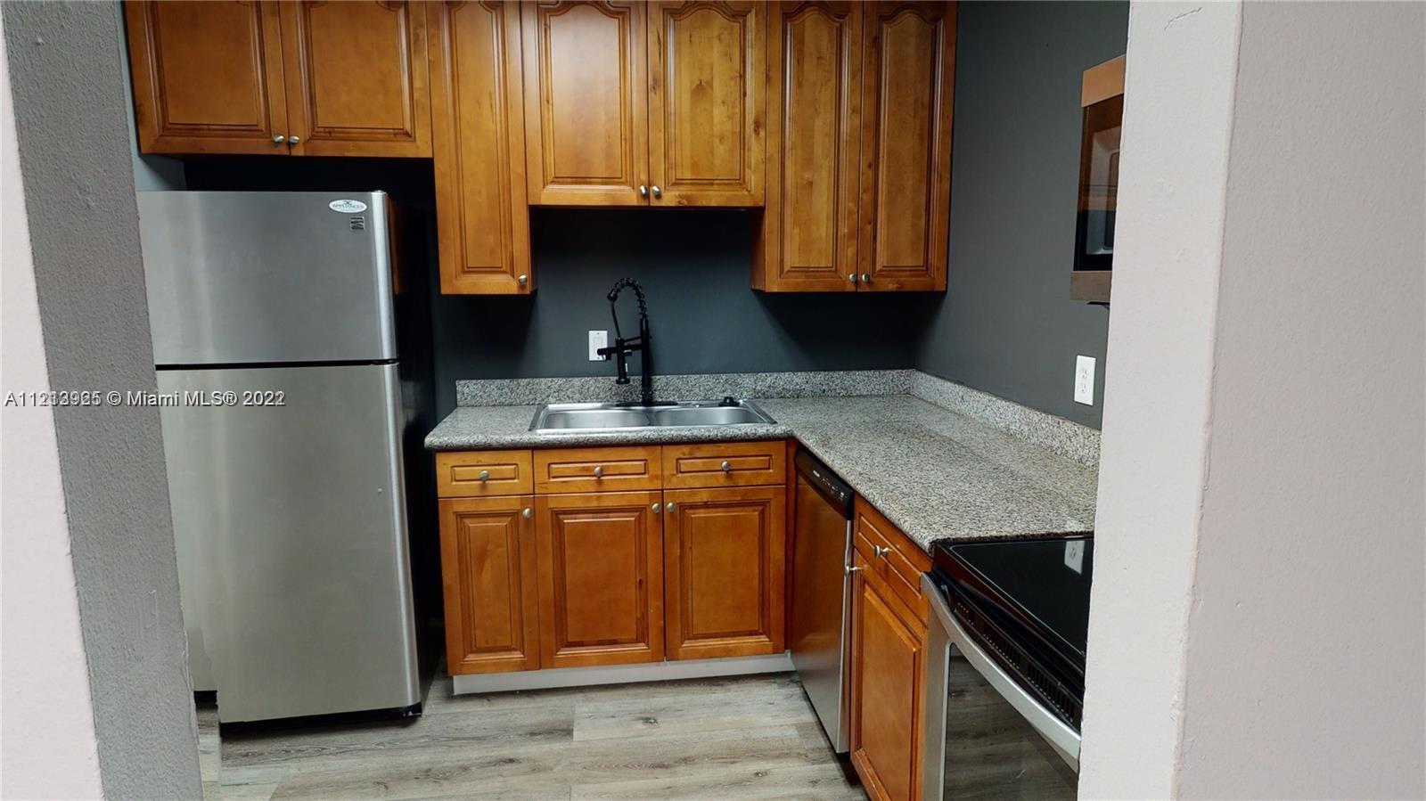 15205 NE 6th Ave Unit: D305