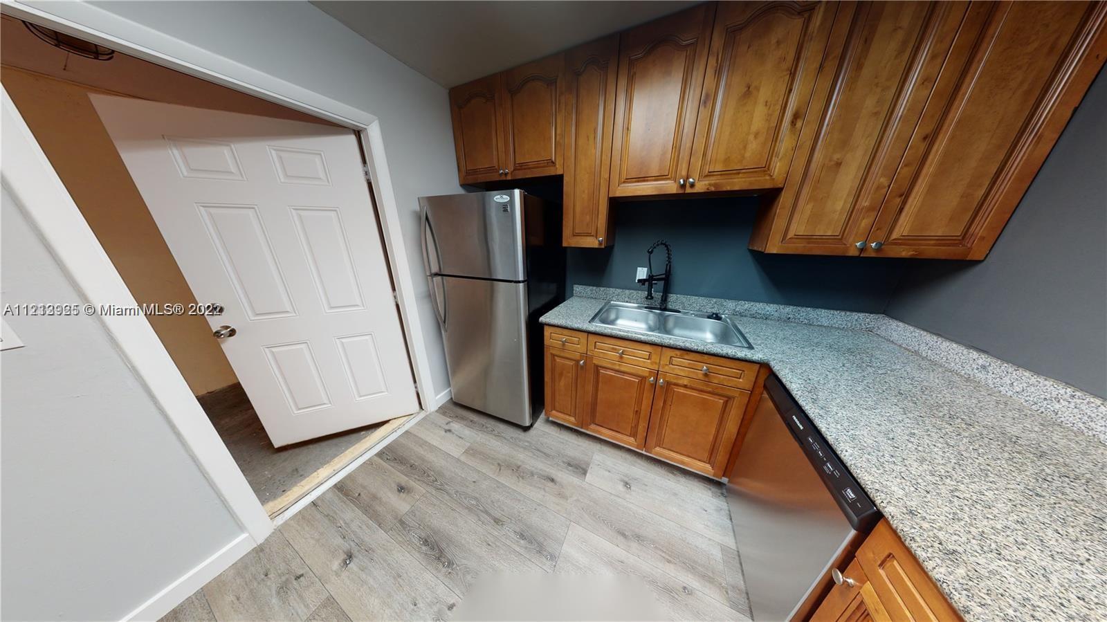 15205 NE 6th Ave Unit: D305