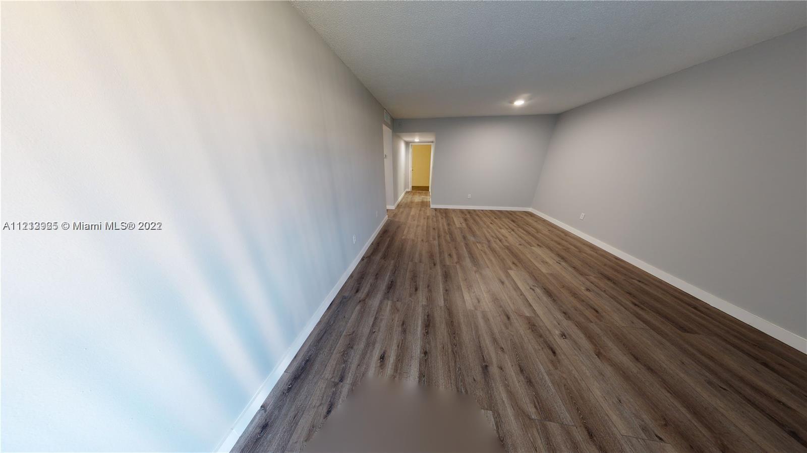 15205 NE 6th Ave Unit: D305
