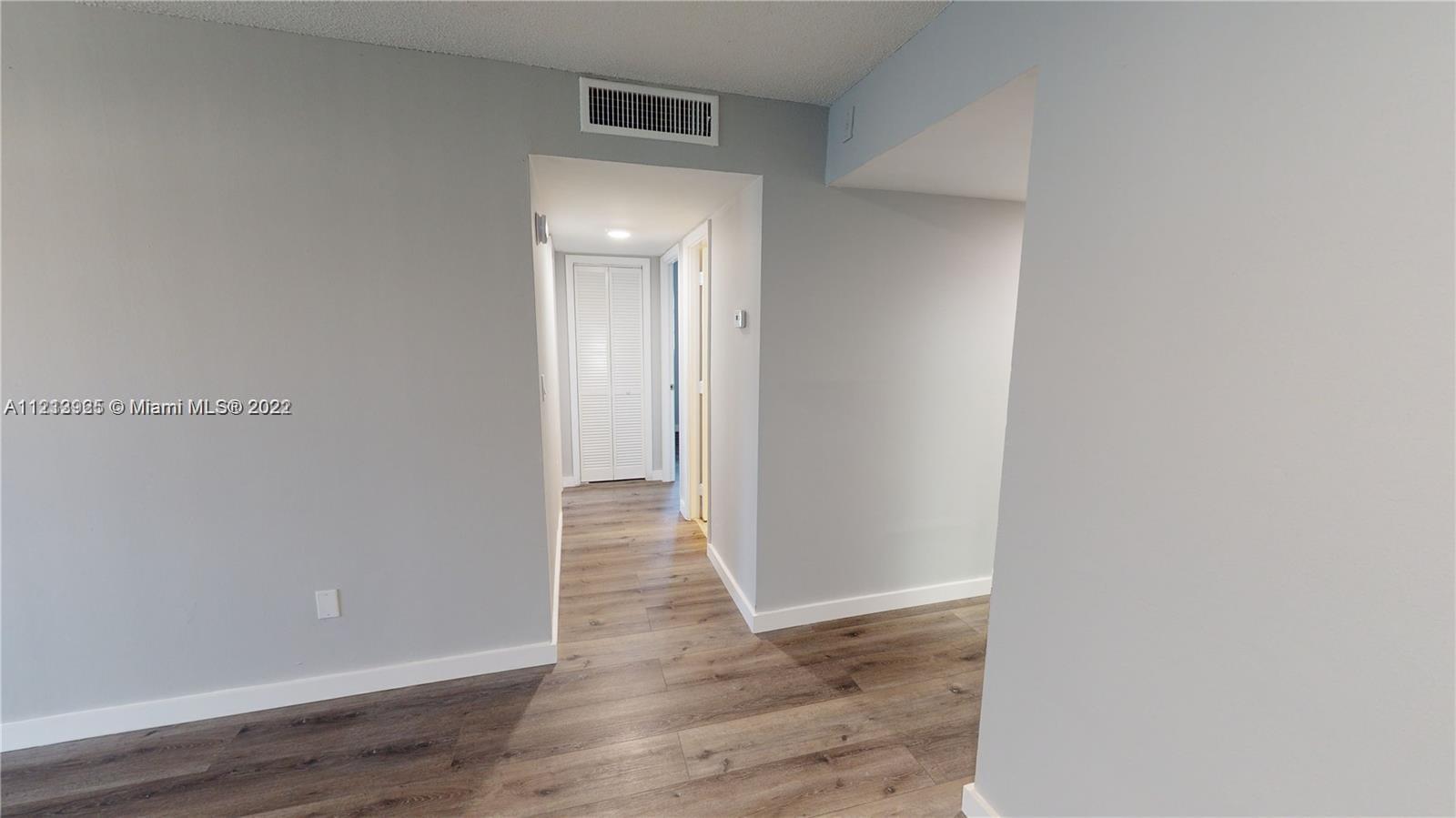 15205 NE 6th Ave Unit: D305
