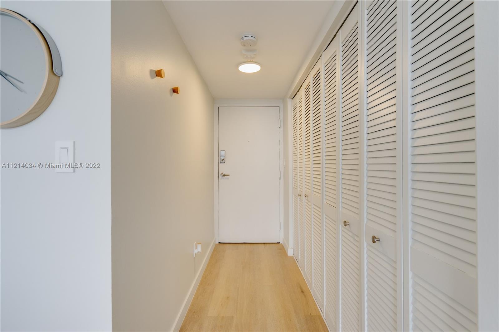 2000 NE 135th St Unit: 908