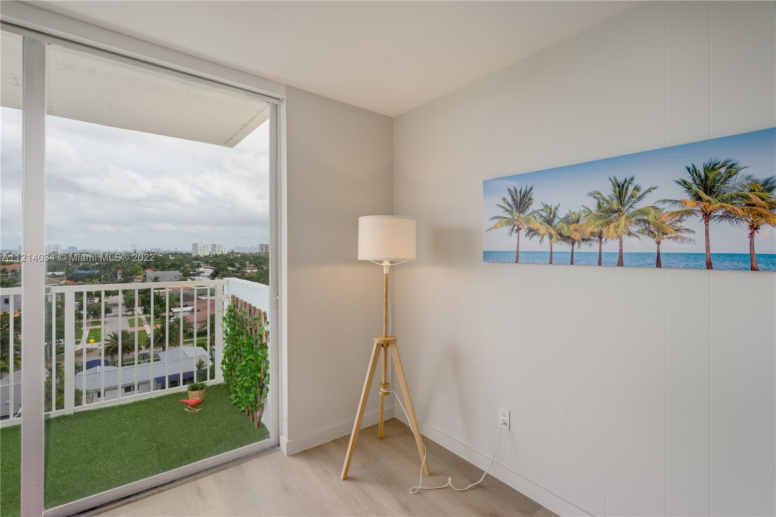 2000 NE 135th St Unit: 908