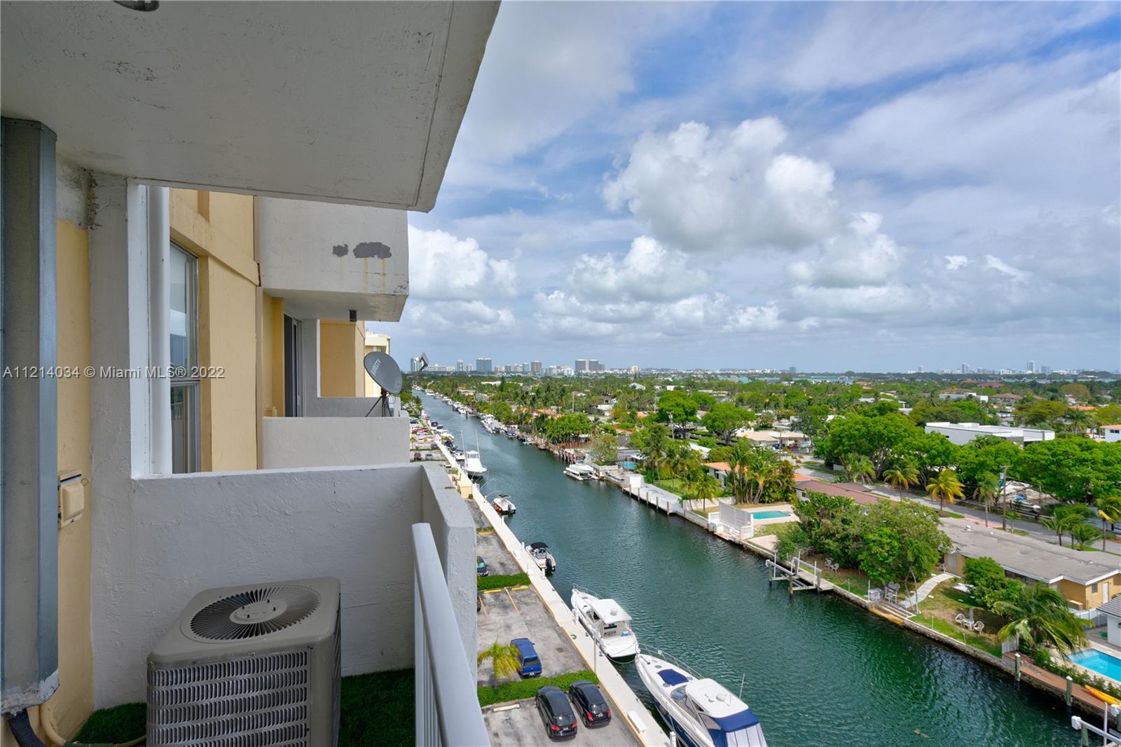 2000 NE 135th St Unit: 908