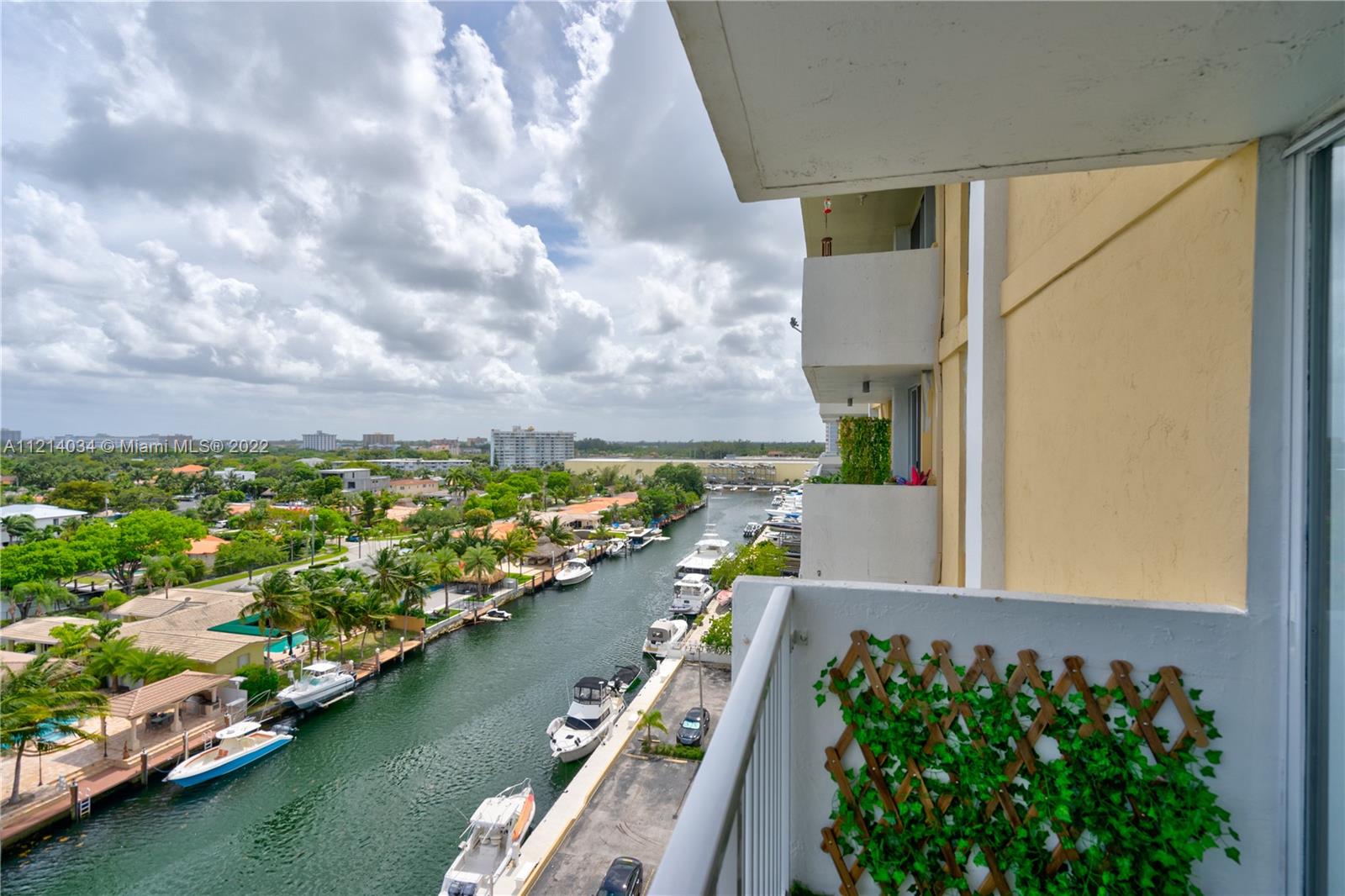 2000 NE 135th St Unit: 908