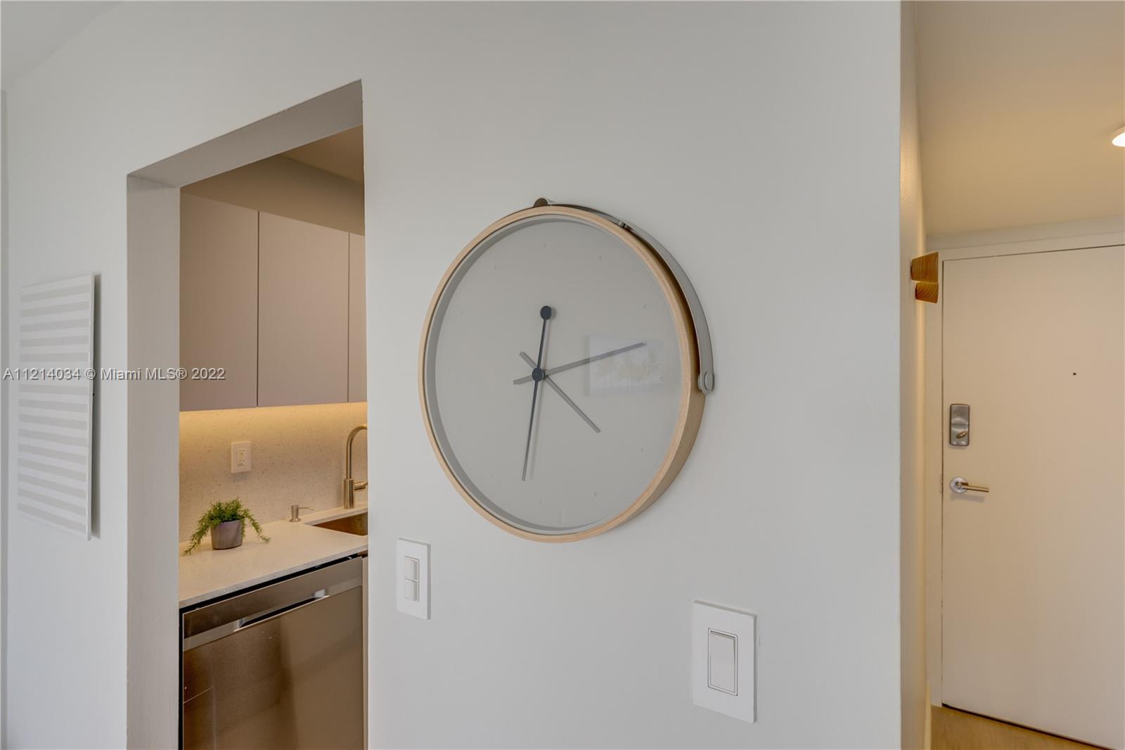 2000 NE 135th St Unit: 908