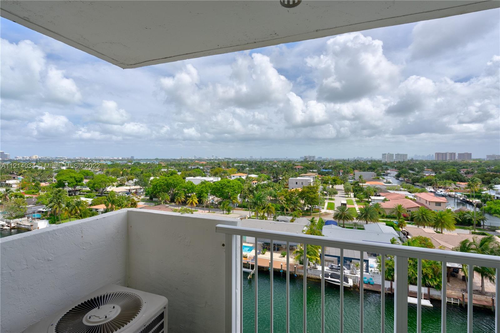 2000 NE 135th St Unit: 908