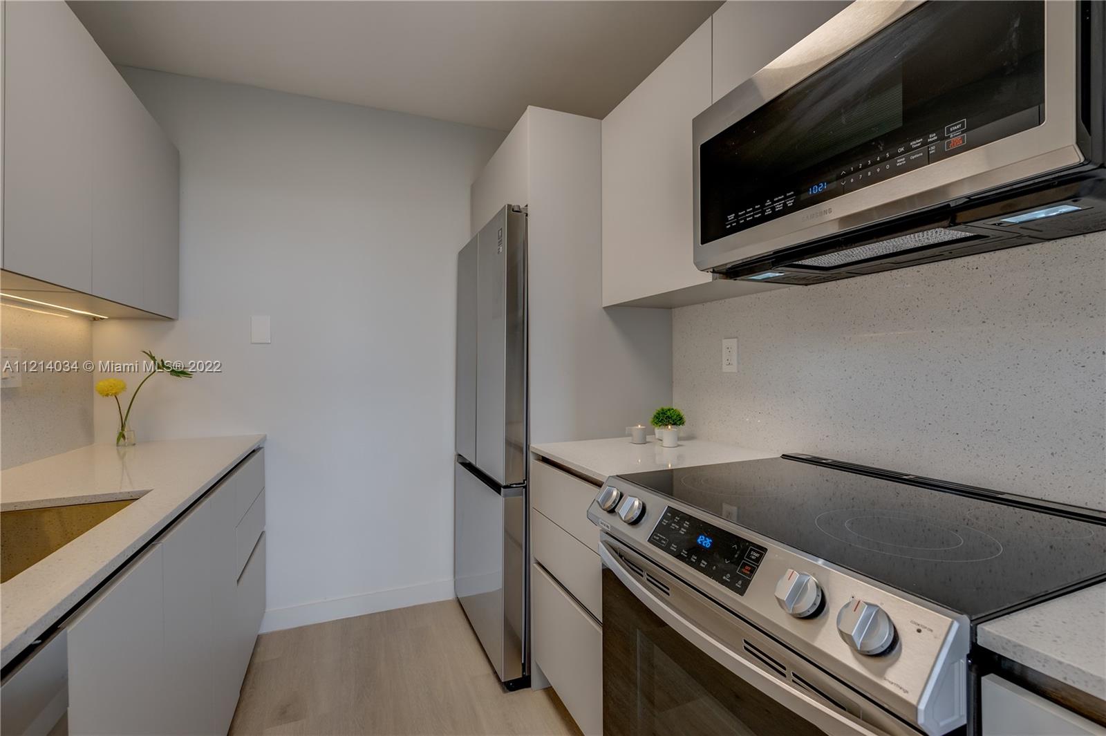 2000 NE 135th St Unit: 908