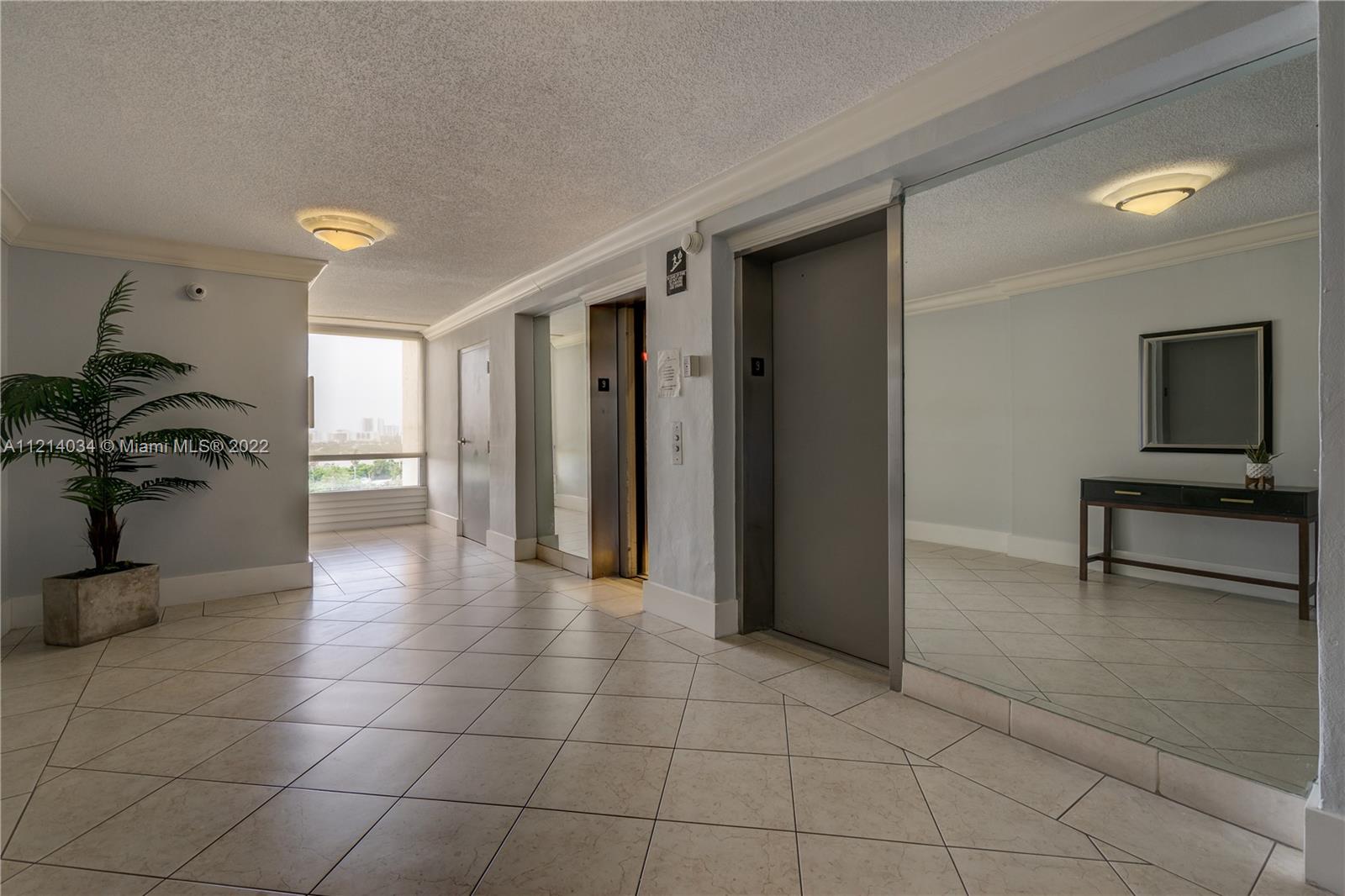 2000 NE 135th St Unit: 908