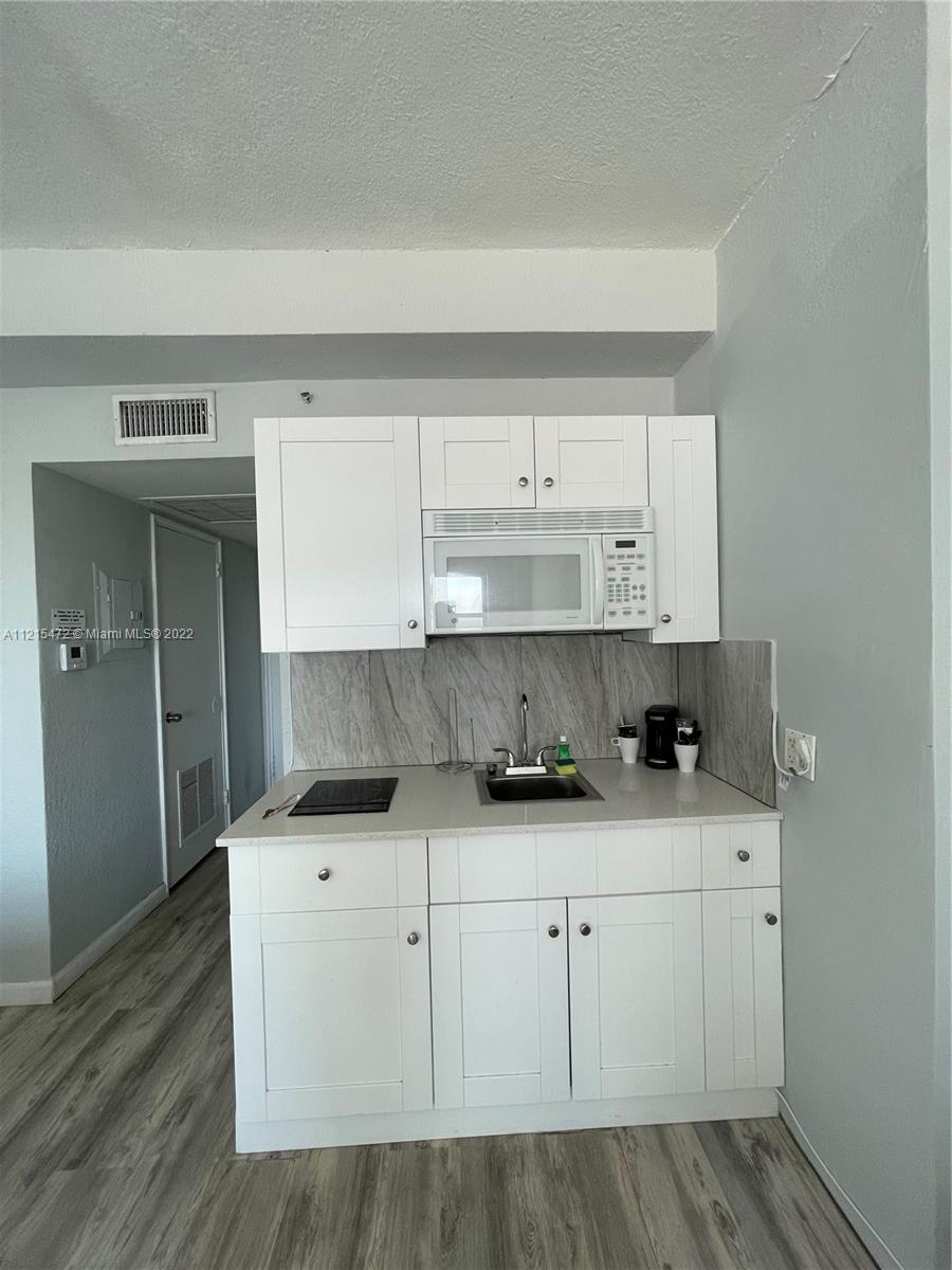 6345 Collins Ave Unit: 738