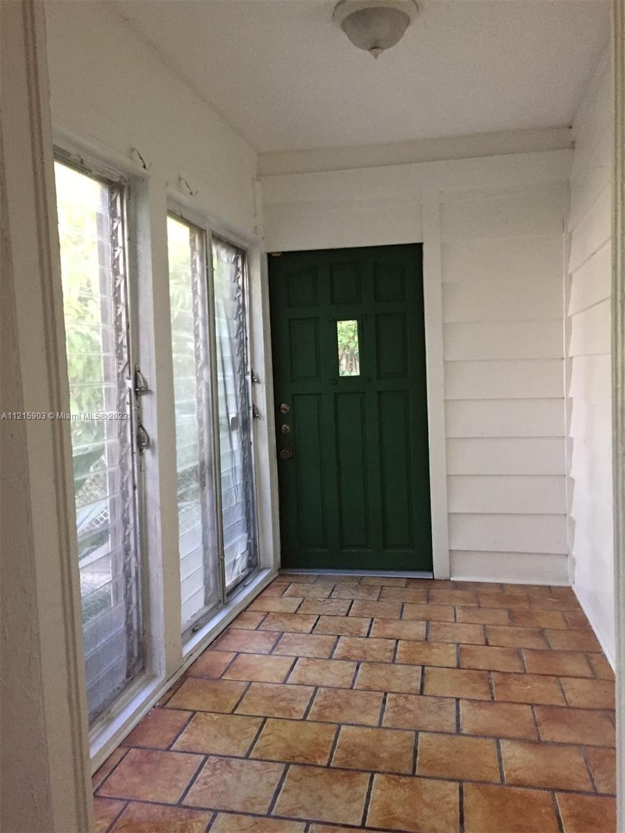 2430 SW 25th Ter