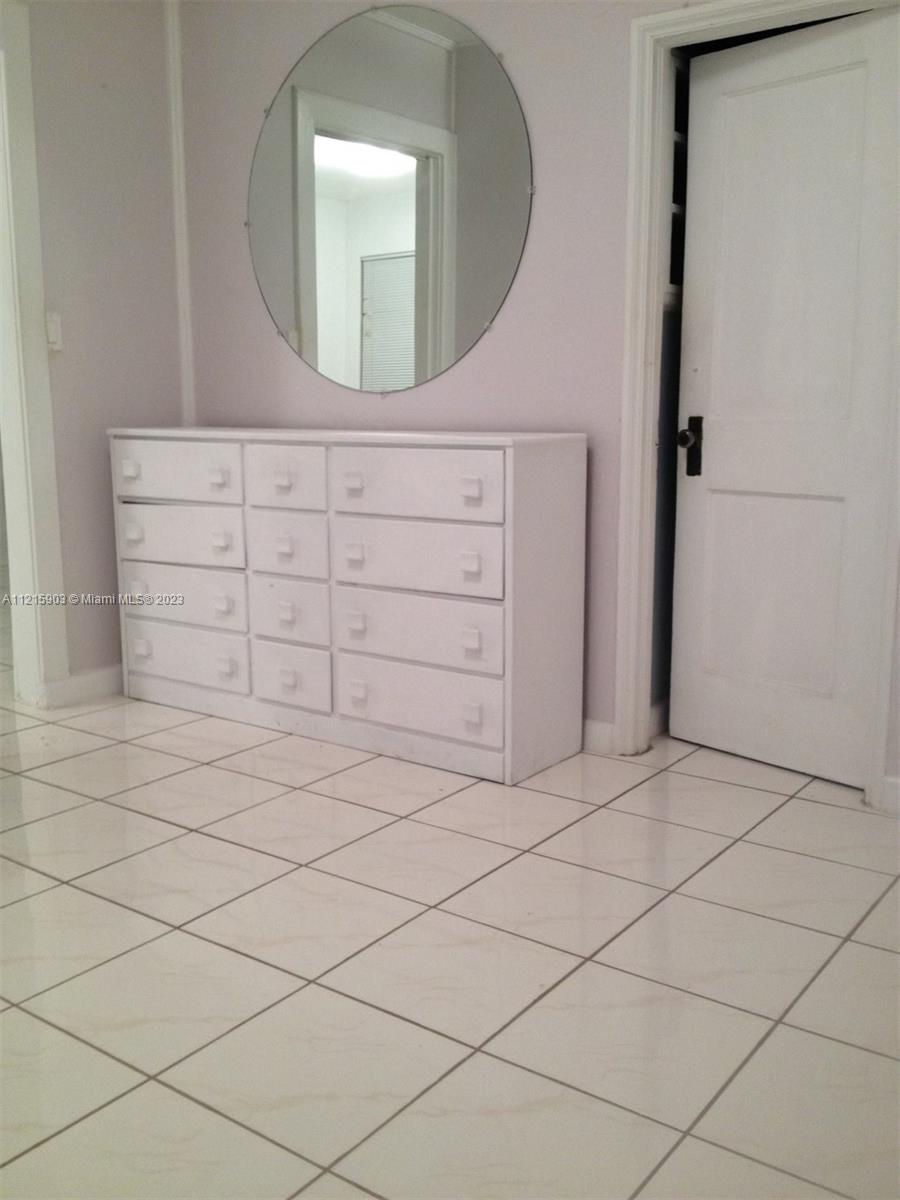 2430 SW 25th Ter