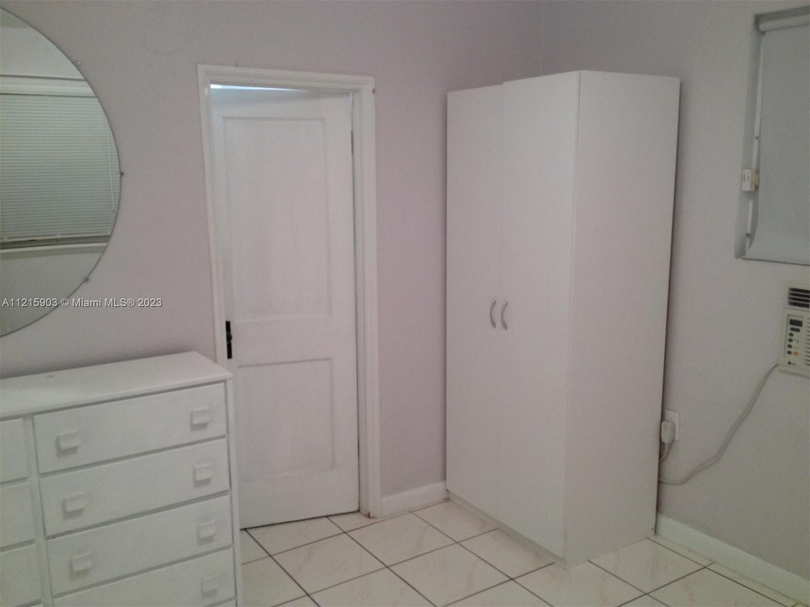 2430 SW 25th Ter