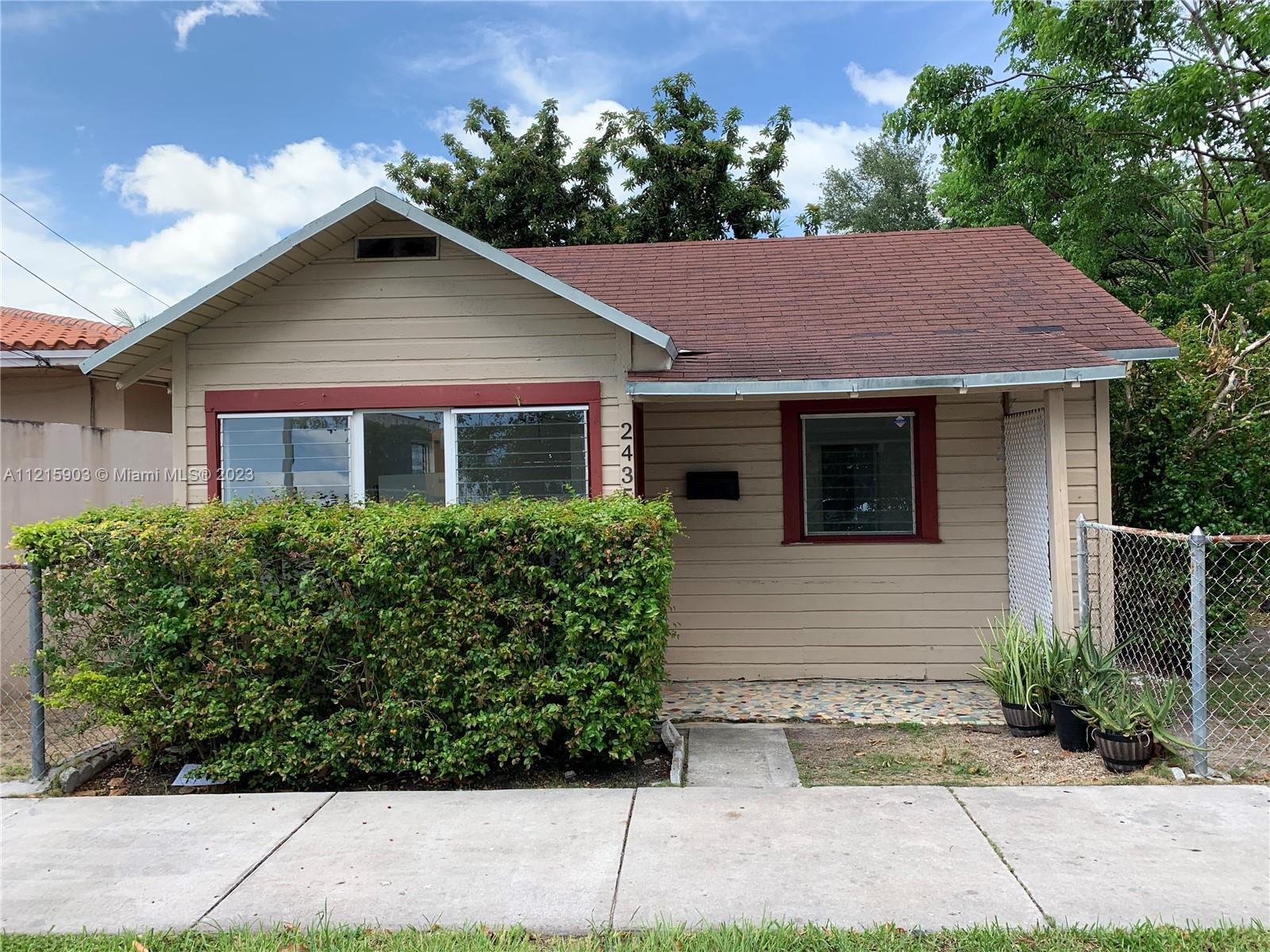 2430 SW 25th Ter