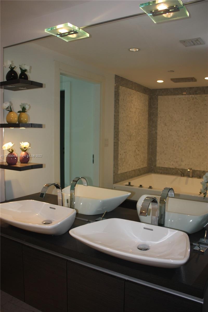 200 Biscayne Boulevard Way Unit: 3513