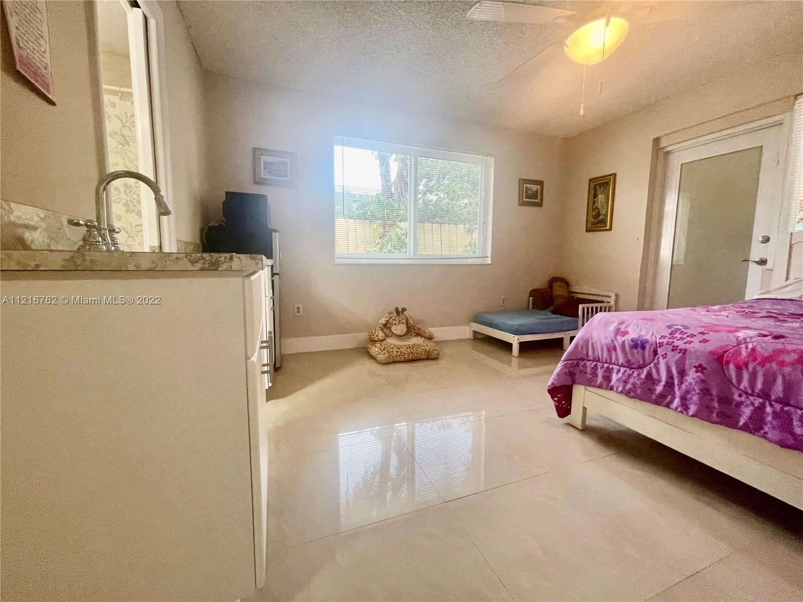 264 NW 61 Ave Unit: rear