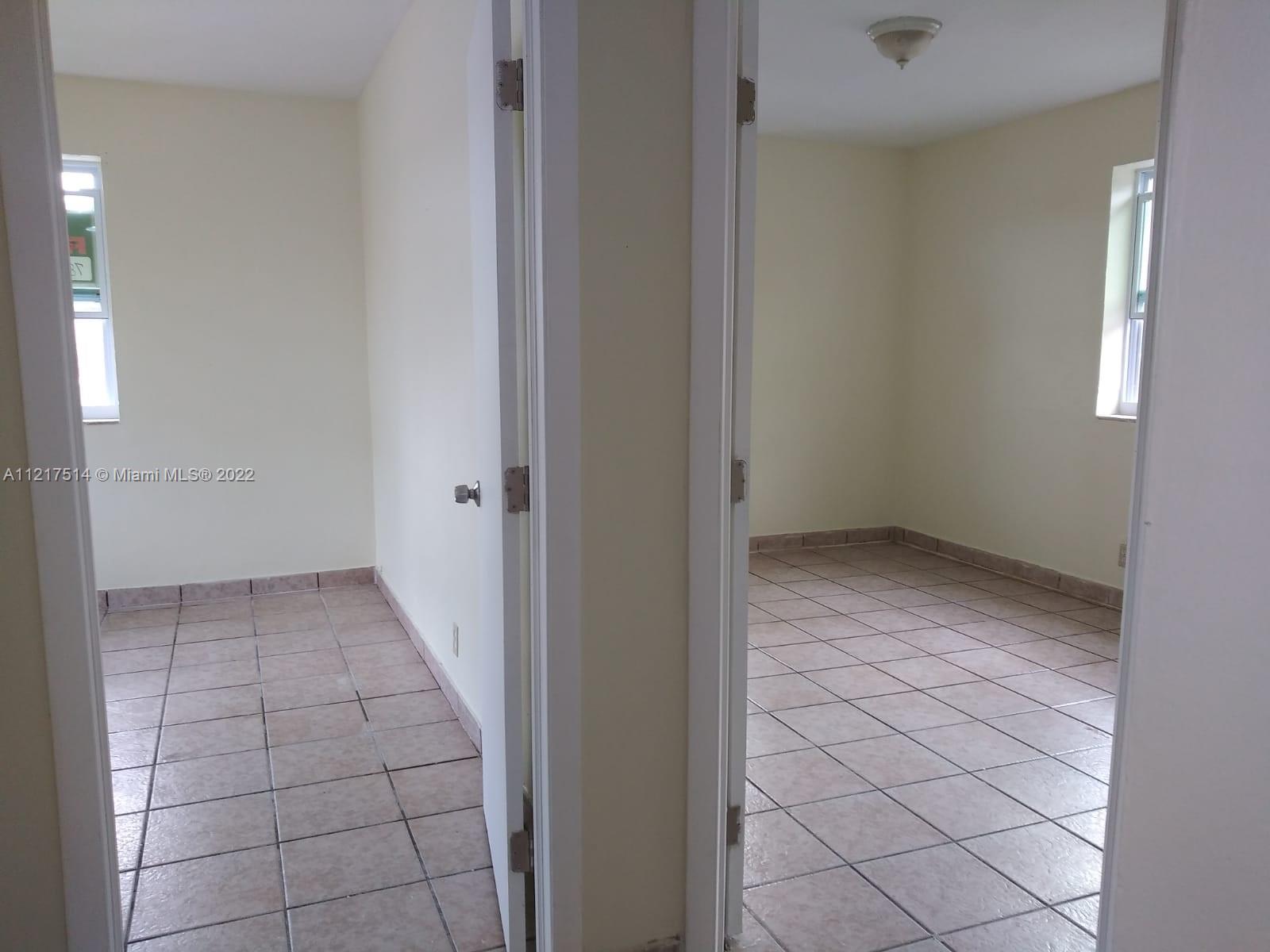 2451 NW 35th St