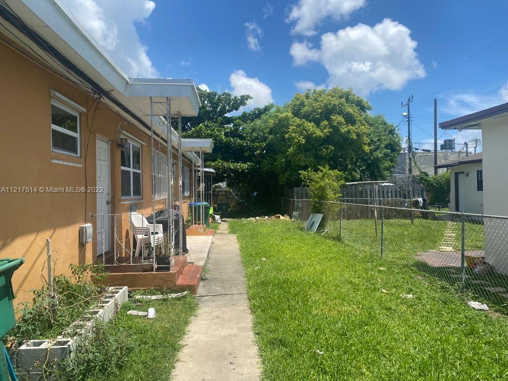 2451 NW 35th St