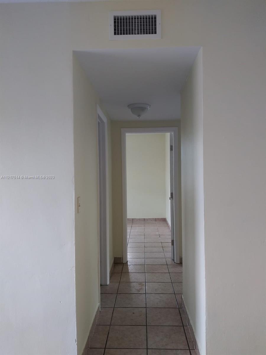 2451 NW 35th St