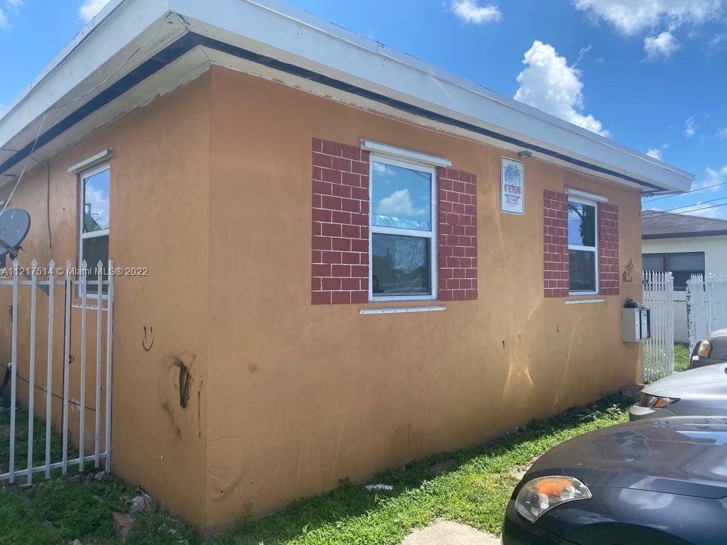 2451 NW 35th St