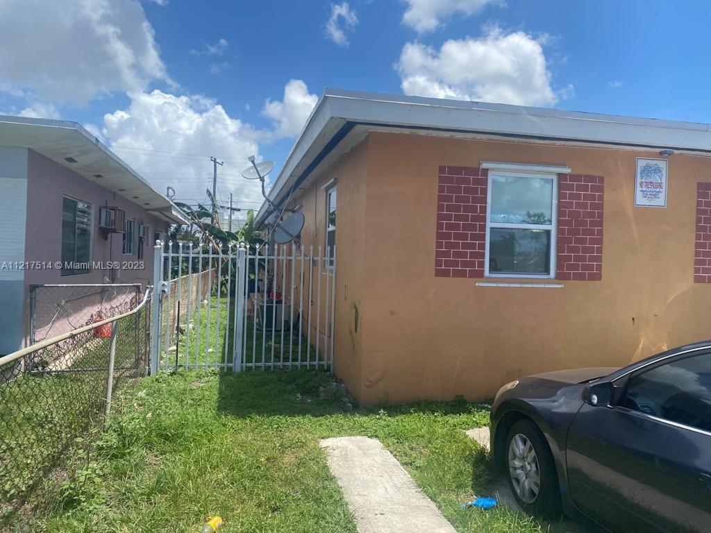 2451 NW 35th St