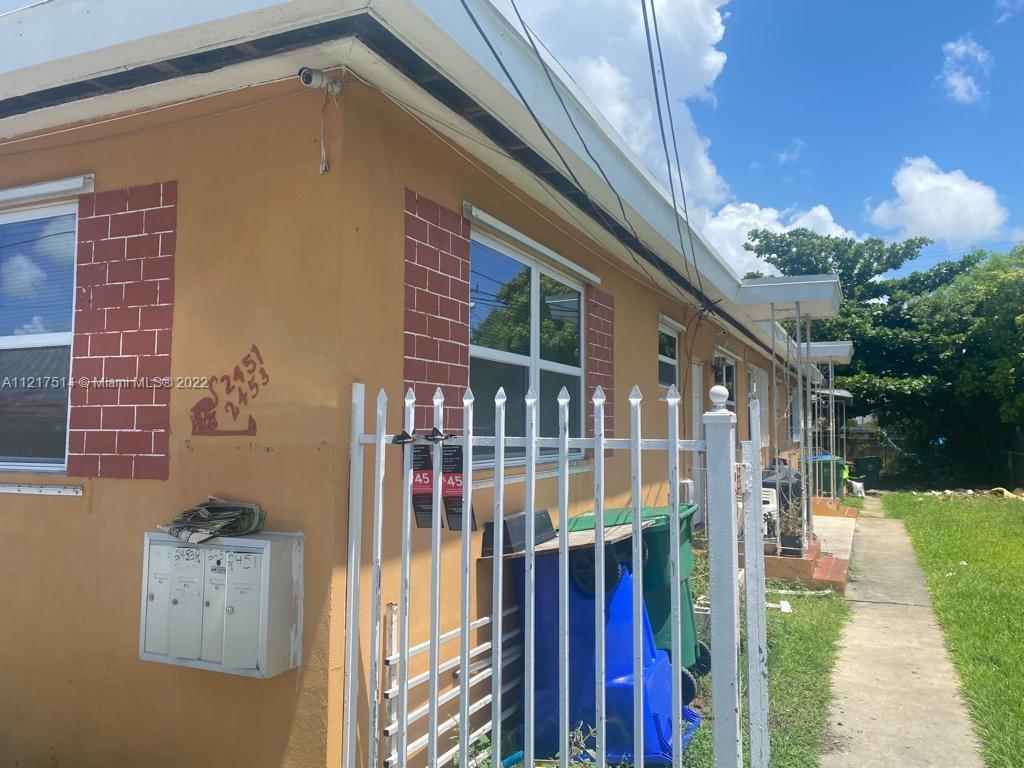 2451 NW 35th St