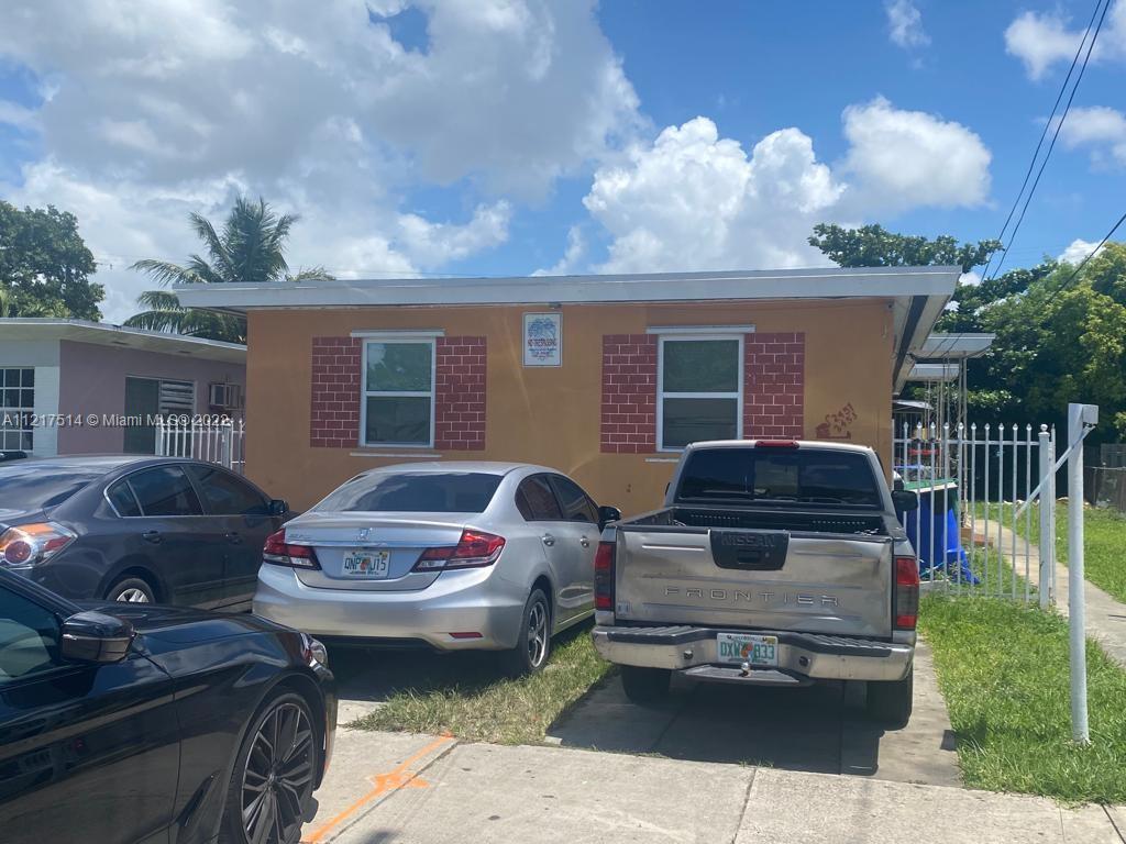 2451 NW 35th St