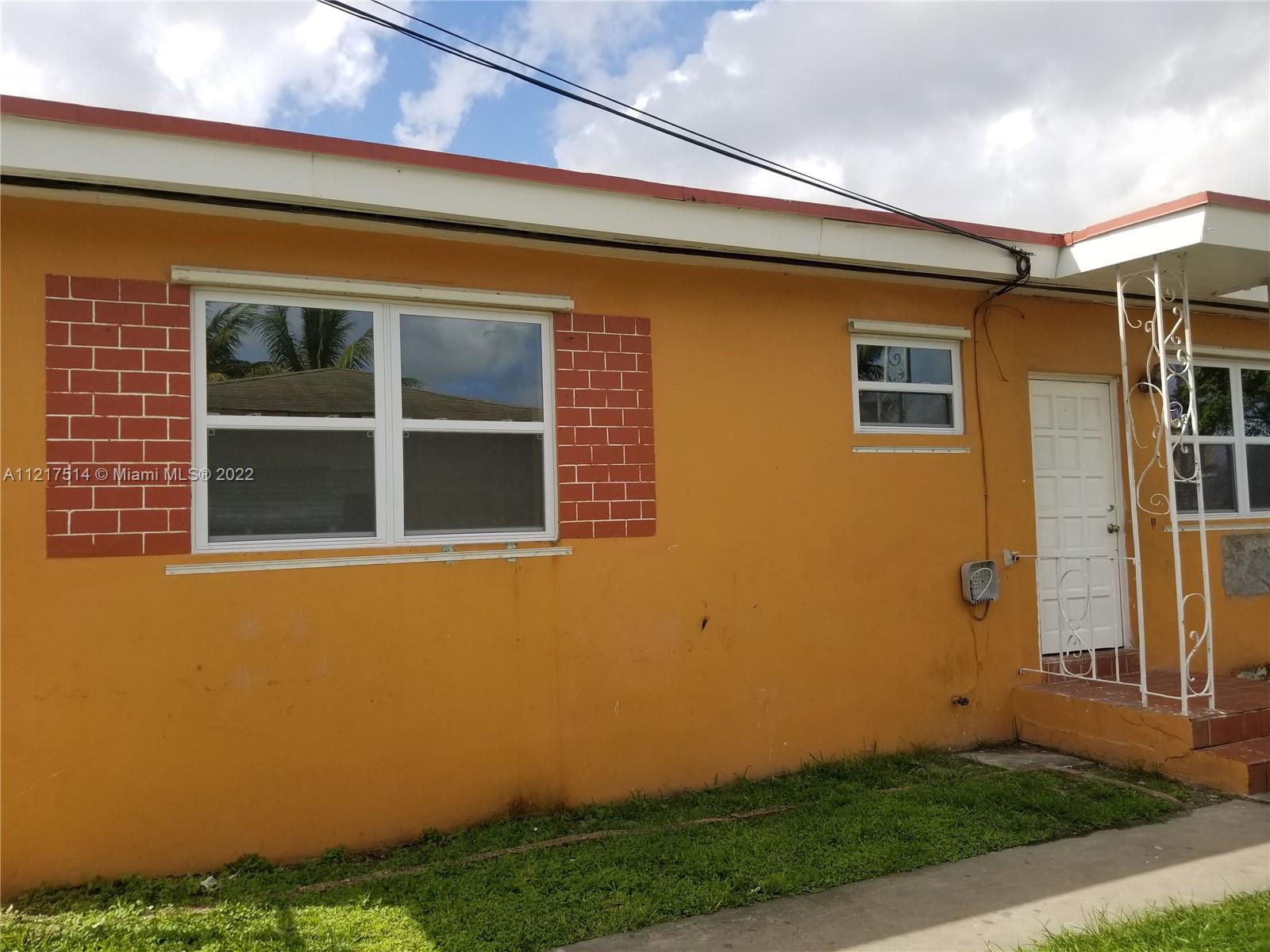 2451 NW 35th St