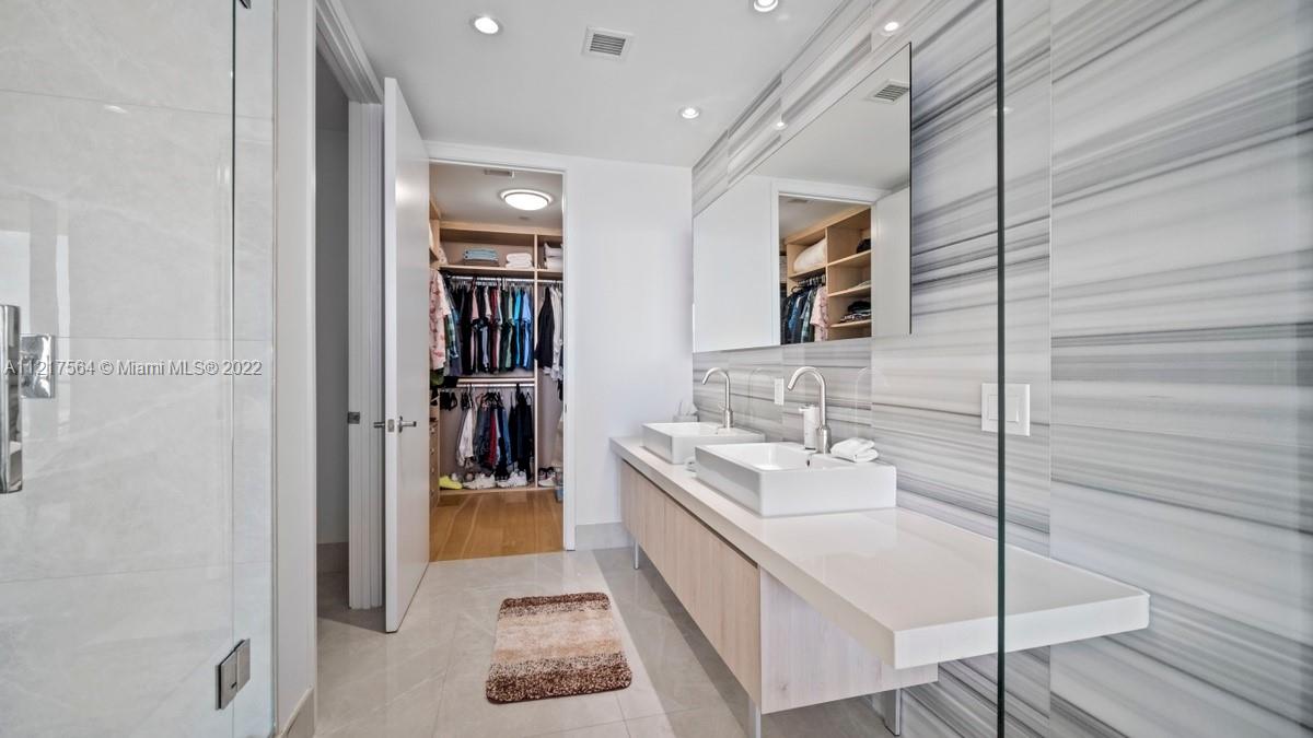 1100 Biscayne Blvd Unit: 5004