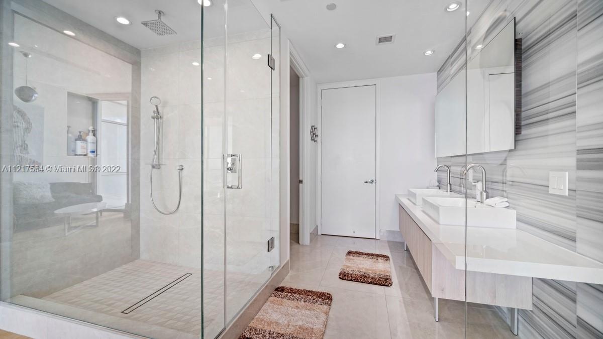 1100 Biscayne Blvd Unit: 5004