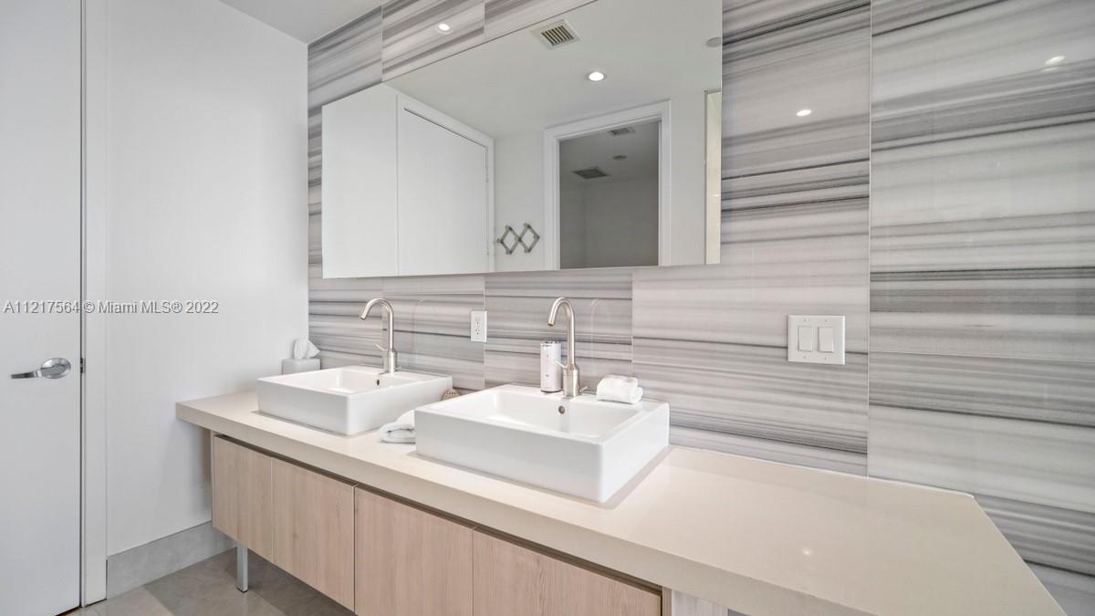 1100 Biscayne Blvd Unit: 5004