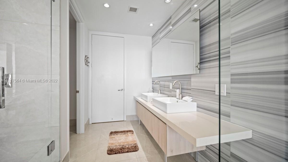 1100 Biscayne Blvd Unit: 5004